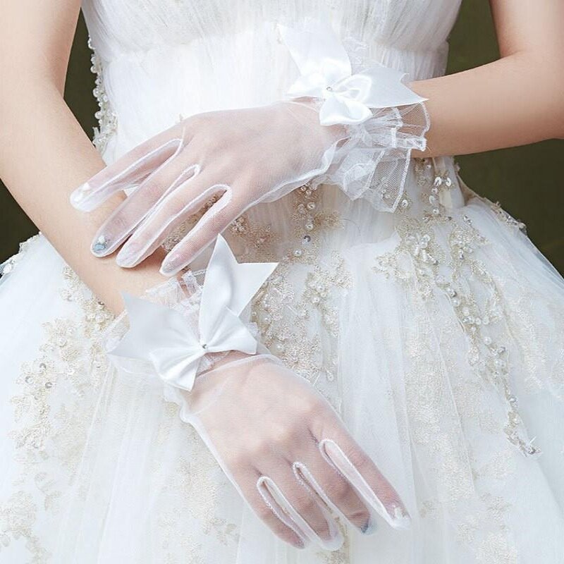 Krótka siatkowa rękawiczki ślubne rękawiczki ślubne koronkowe pięciopalcowe rękawiczki kwiatowe obejmują rękawiczki do sukni ślubnej.