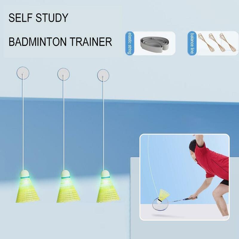 Przenośny trener badmintona Robot do ćwiczeń badmintona popularny samouczki trener badmintona ustawiony drążek teleskopowy pomoc w treningu odbicia