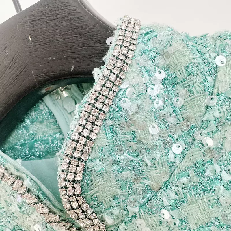Frauen Pailletten grün Mini kleid Diamant Dekoration O-Ausschnitt ärmellose unregelmäßige elegante Frühling Robe