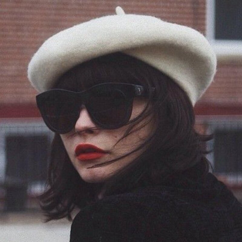 Topi baret untuk wanita, topi Beanie gaya Perancis, topi rajut lapisan wol hangat modis musim dingin seniman