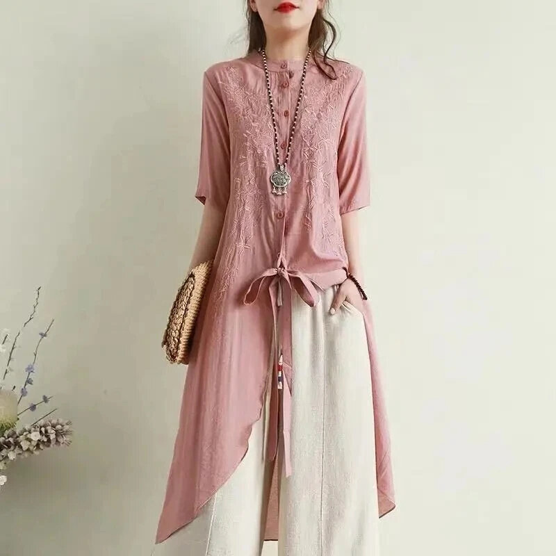 Camisa de lino y algodón de arte Retro para mujer, blusa larga de manga corta con un solo pecho, Top bordado, informal