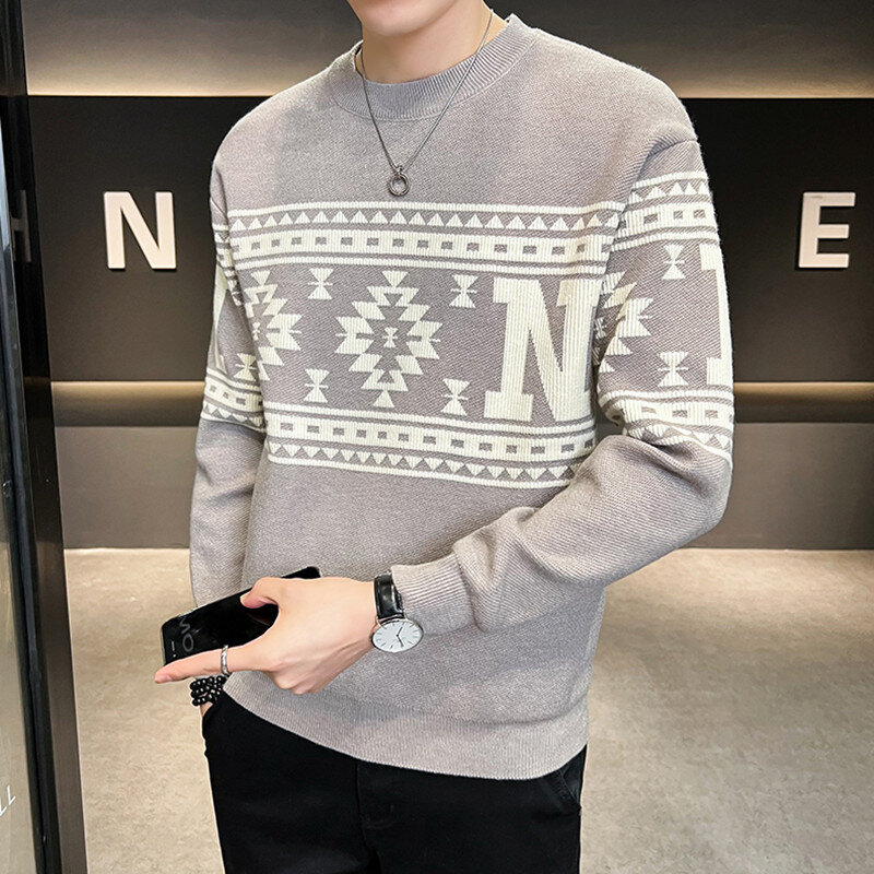 Sweter Rajutan Kasual Fashion Nyaman Hangat Cocok Warna Kepribadian Rajutan Leher Bulat Pullover Musim Gugur Musim Dingin Pria Baru