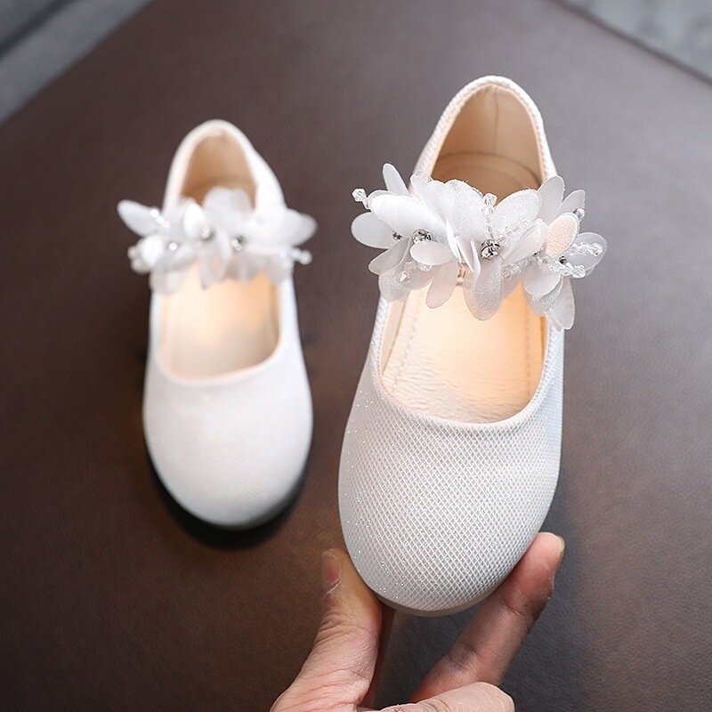 Musim semi musim panas gadis gaun putri sepatu kulit renda bunga bersinar sol lembut flat kinerja pesta putih sandal pernikahan