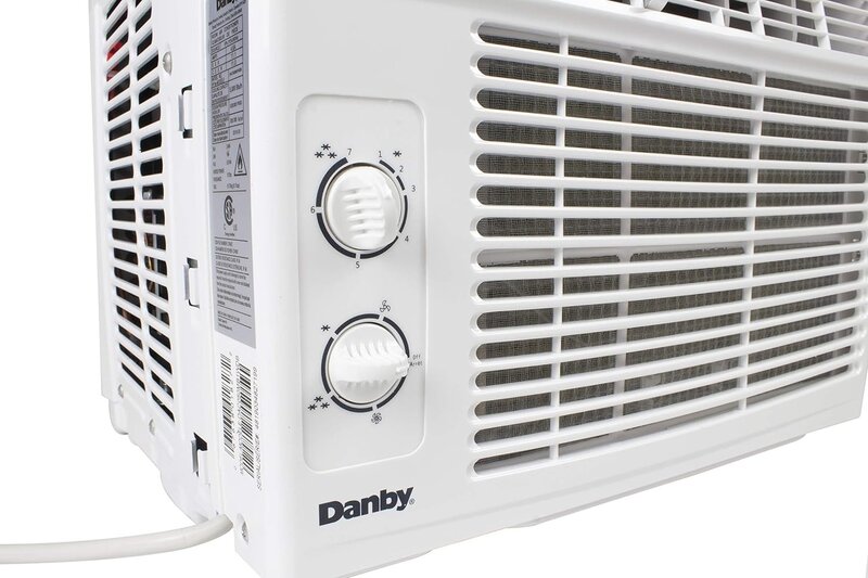 DAC050MB1WDB 5,000 창문 에어컨, 2 가지 냉각 및 선풍기 설정, 사용하기 쉬운 기계식 회전 제어