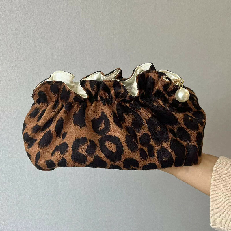Bolsa de maquiagem com zíper pérola para mulheres Bolsa de higiene pessoal de grande capacidade Bolsa organizadora de viagem Sacos de maquiagem impressos leopardo presente para senhoras