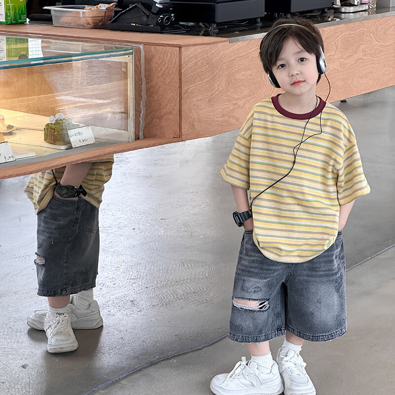 2024 Summer Boys and girls Handsome vintage ripped denim Shorts children loose all-match knee-length jeans 2-8Y