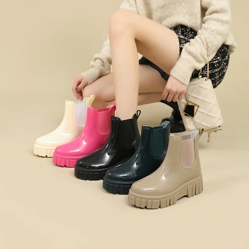 女性の韓国スタイルのブーツ,短い滑り止めのブーツ,流行のストリートシューズ,防水,新しい2023