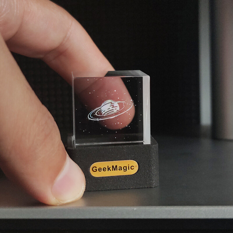 GeekMagic Agenda-Crystal Cube Photo Display, desktop holográfico, estação meteorológica inteligente, relógio digital com animações GIF Album