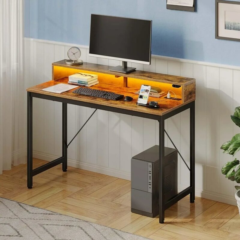 Rolanstar โต๊ะคอมพิวเตอร์47นิ้วพร้อมไฟ LED และปลั๊กไฟ, โต๊ะสำนักงานบ้านพร้อมชั้นวางมอนิเตอร์, โต๊ะเล่นเกม