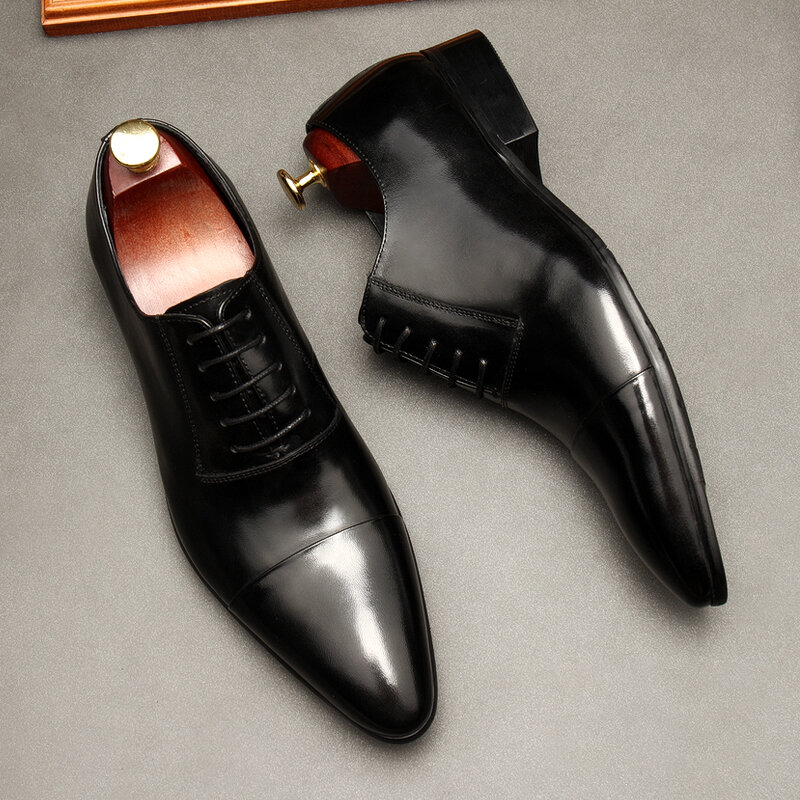 Sapatos de couro genuíno do desenhista do negócio sapatos de couro de oxford para o casamento formal do homem de brown preto