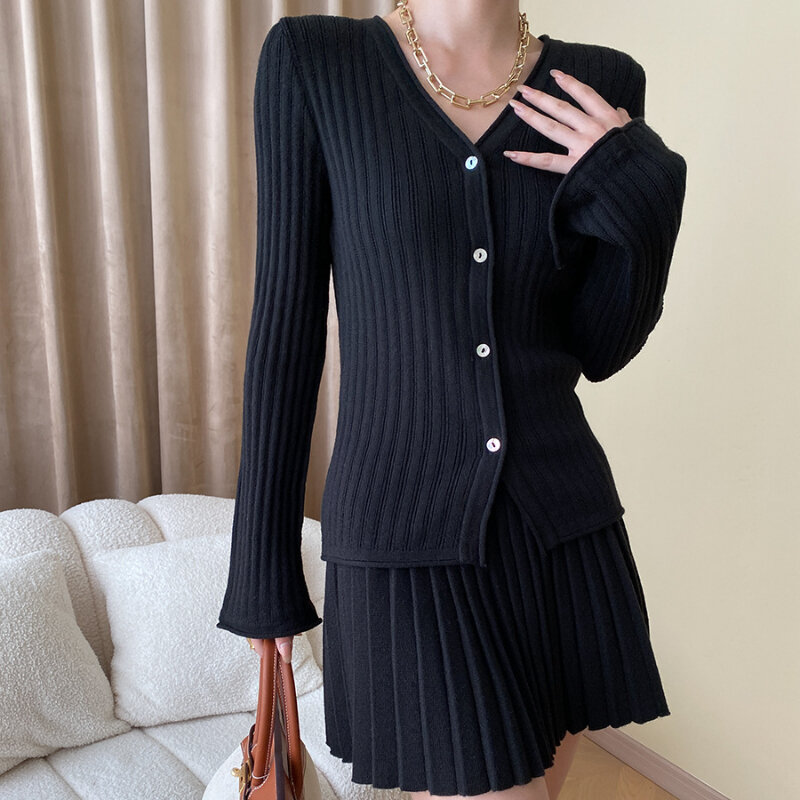 Early Spring Women's French-Style High-Grade Long-Sleeved Pleated Skirt Two-Piece Suit Fashion V-neck Slim-Fit Knitted Cardigan