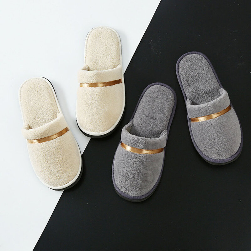 Zapatillas desechables de Interior para hombre y mujer, pantuflas plegables portátiles de lana de Coral, simples, para el hogar, 1 par