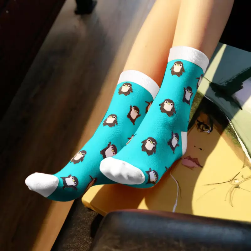 Calzini da donna Cartoon Penguin calzini da donna divertenti Kawaii Crew Sock Casual colorati regalo calzini corti carino calzino femminile