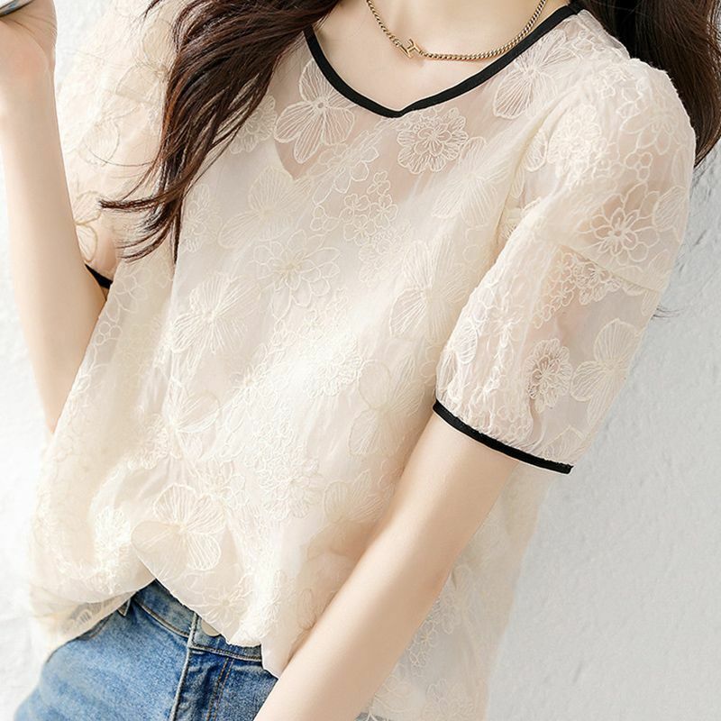 2023 New Summer Fashion Embroidery Lace Top Slim and Versatile Simple Casual Loose Sweetheart Contrast Round Neck Women's Shirt