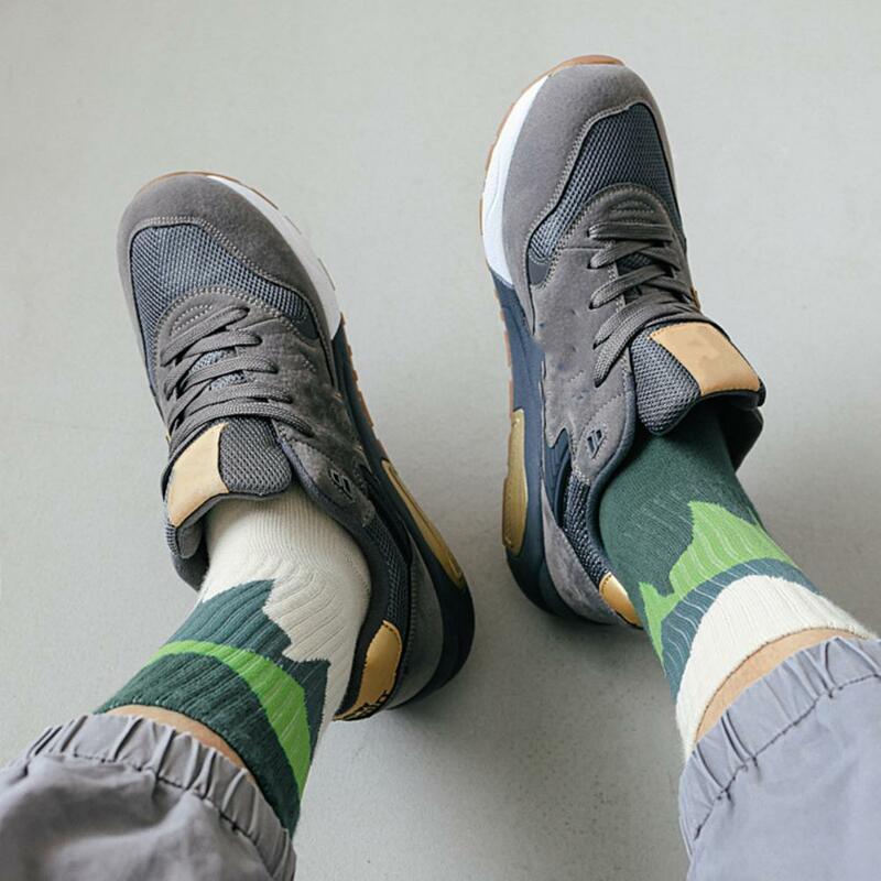 Высокие эластичные носки для пар, стильные спортивные носки унисекс средней длины, асимметричные дизайнерские дышащие эластичные носки в стиле хоп в полоску для пар