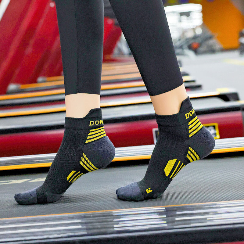 ถุงเท้าวิ่งมาราธอนสำหรับผู้ชายถุงเท้าสำหรับกีฬาสำหรับผู้หญิงหนากันกระแทกทรงสั้นข้อสั้นสำหรับฟิตเนส