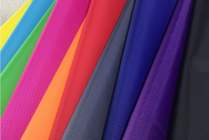 Kostenloser versand 10m x 1,5 m ripstop nylon stoff großhandel farben wählen 400 zoll x 60in kite stoff für zelt octopus kite fabrik