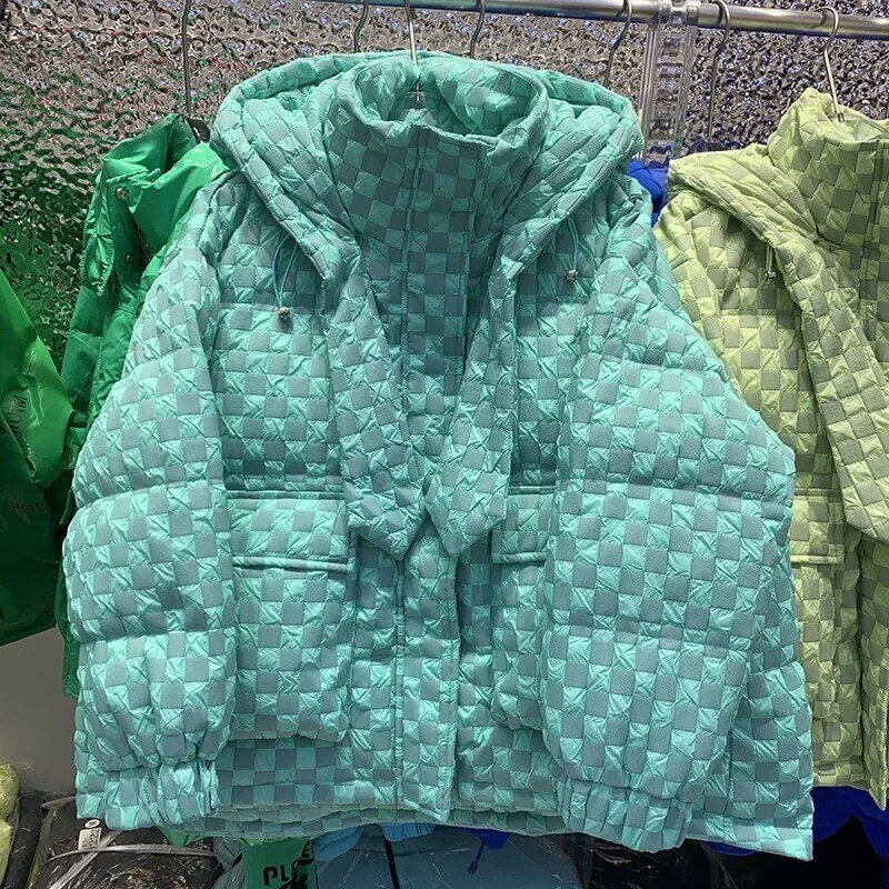 Jaket kotak-kotak motif 3D untuk wanita, mantel Parka longgar tebal hangat tahan angin motif 3D, jaket Puffer bertudung Musim Dingin 2024 untuk wanita