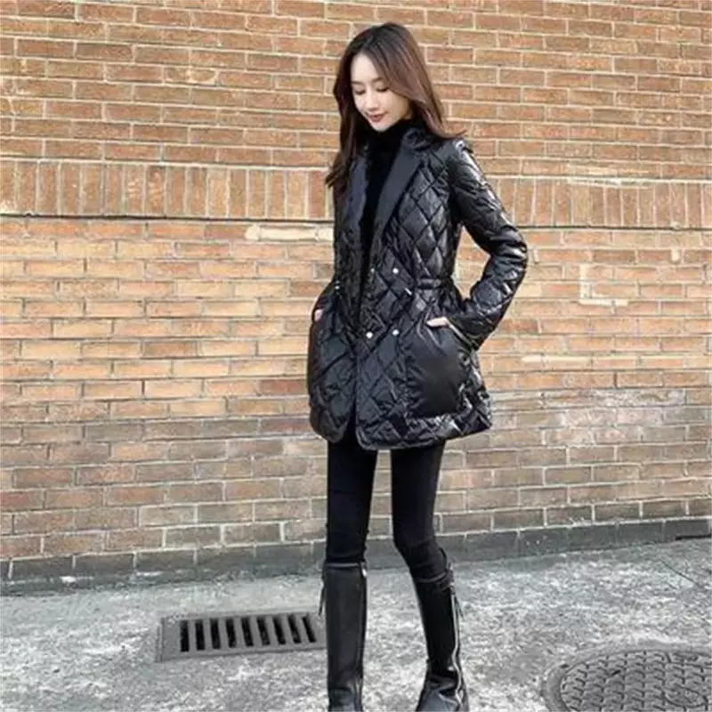 Jaket bulu angsa ringan untuk wanita, jaket musim gugur dan musim dingin, jaket bantalan bulu angsa warna hitam mengkilap setengah panjang untuk wanita