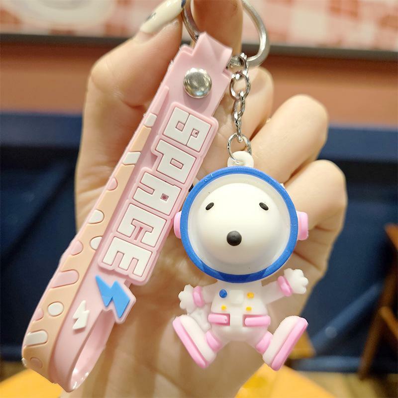 Kawaii snoopy Erdnüsse Schlüssel bund Cartoon Raum Astronaut Design Puppe Anhänger niedlichen Studenten Rucksack Zubehör Paar Schlüssel bund