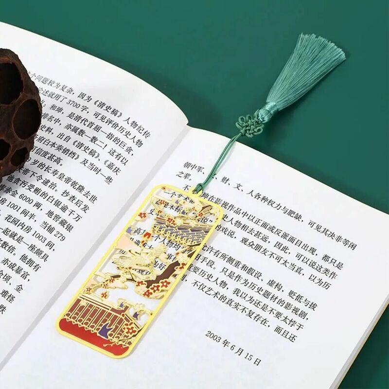 With Tassel Pendant Hollowed Bookmark Chinese Style Hollowed Out Chinese Style Bookmark Metal Gold Metal Reading Bookmark