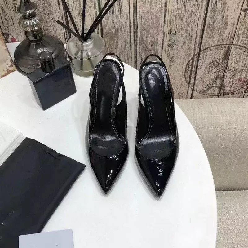 2024 letnie nowe europejskie i amerykańskie kobiety sandały na wysokim obcasie czarne lakierowane litery Sexy buty na wysokim obcasie