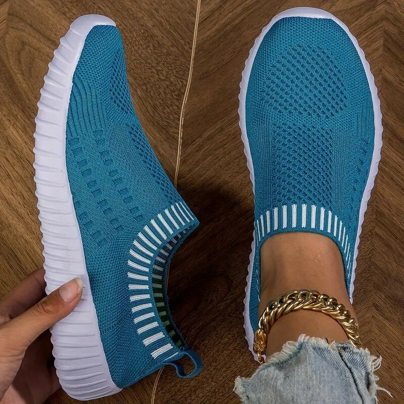 2024Women's Ultra Light Oversized Running Shoes, Fashionable Fly Woven Breathable Sports Sneakers