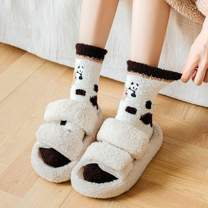 Calcetines térmicos de lana de Coral con bordado de Panda para mujer, medias de tubo medio para dormir en el hogar, Otoño e Invierno