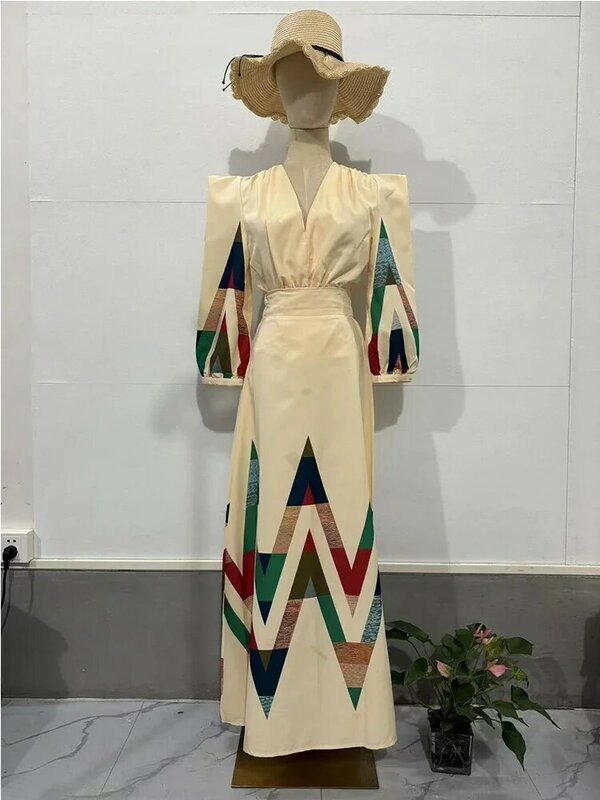 Элегантный комплект из двух предметов с принтом, женский модный свободный костюм с длинным рукавом, V-образным вырезом и складками, весна-лето 2024