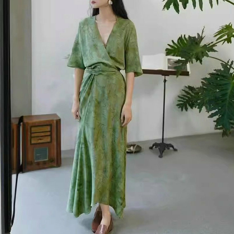 Robes For Ladies 2024 New Summer Silk Printed V-neck Slim Waist Vintage Long Sleeve Long Dress