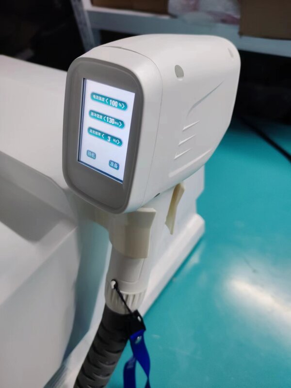 Аппарат для лазерной эпиляции с диодным лазером 808 нм