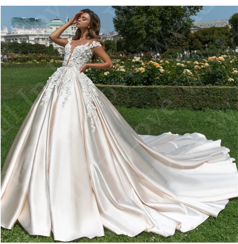 Платье свадебное с круглым вырезом, пикантное мягкое атласное ТРАПЕЦИЕВИДНОЕ с 3D цветочной кружевной аппликацией, с коротким рукавом и шлейфом в стиле часовни, свадебное платье