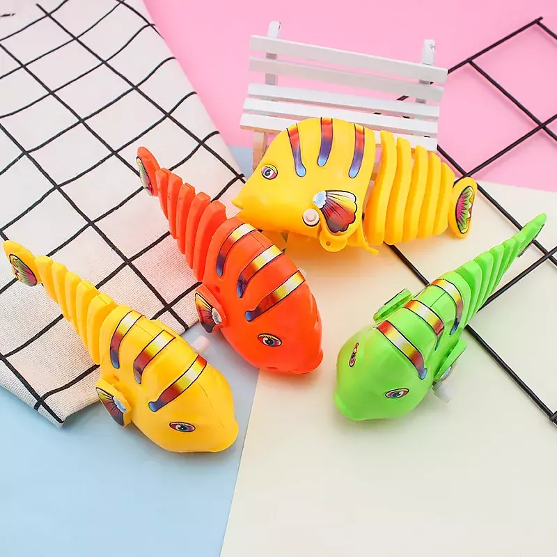 3 sztuk z tworzywa sztucznego Windup robota huśtawka ryb zabawki dla dzieci na prezent losowy kolor