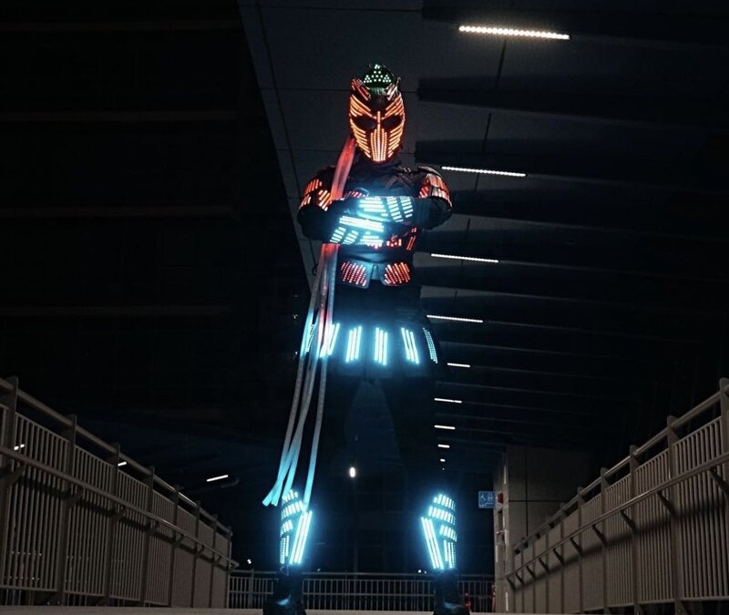 Completo di colore programmabile LED Robot Suit Costume abbigliamento Stilt Walker Costume LED Light Glow Jacket Stage Dance Performance