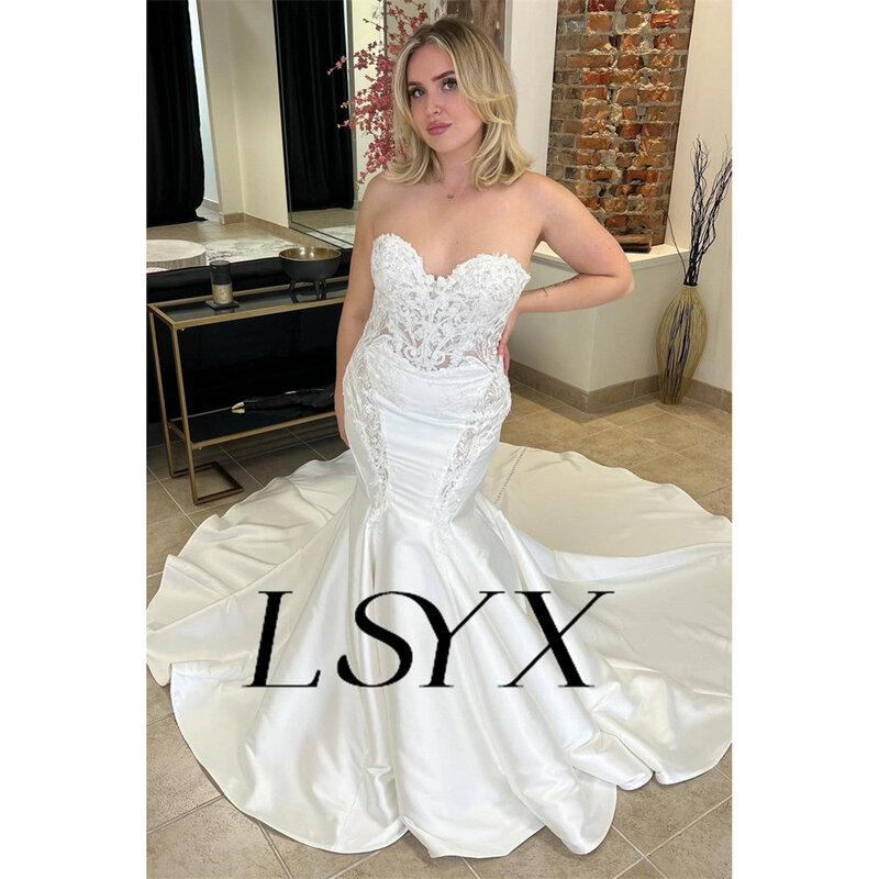 LSYX gaun pengantin tanpa lengan Satin applique gaun pernikahan putri duyung ilusi kancing belakang gaun pengantin buatan khusus