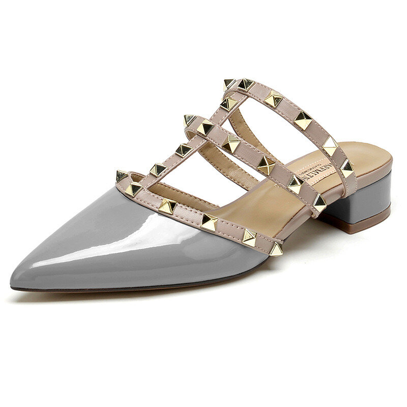 Pointed rivet sandals for women wearing thick heeled sandals for summer outings, high-end slacker shoes, sheepskin wrapped half