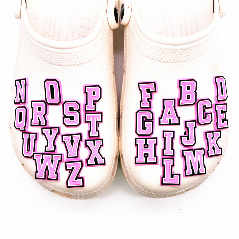 Vendita singola 1 pz lettere rosa ciondoli per scarpe accessori sandali decorazioni per scarpe spille per Jeans distintivo bomboniere Unisex Dropshipping
