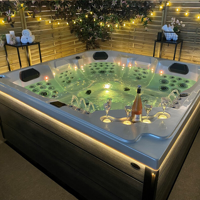 Grande baignoire spa de luxe, version personnalisée, baignoire à remous extérieure, savoir à chaud