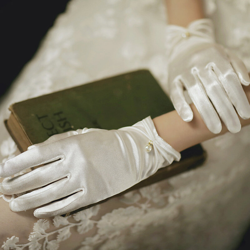 Frauen Satin kurze sexy Handschuhe elastische Braut Hochzeit Bankett dünne Fäustlinge Sonnenschutz Anti-UV-Voll finger Handschuhe Kleid Accessoires