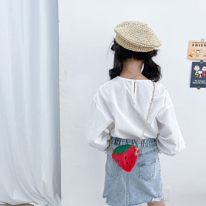 Миниатюрная сумка с рисунком клубники для девочек, милый детский маленький кошелек на плечо для мелочи, Сумочка через плечо с регулируемым ремешком