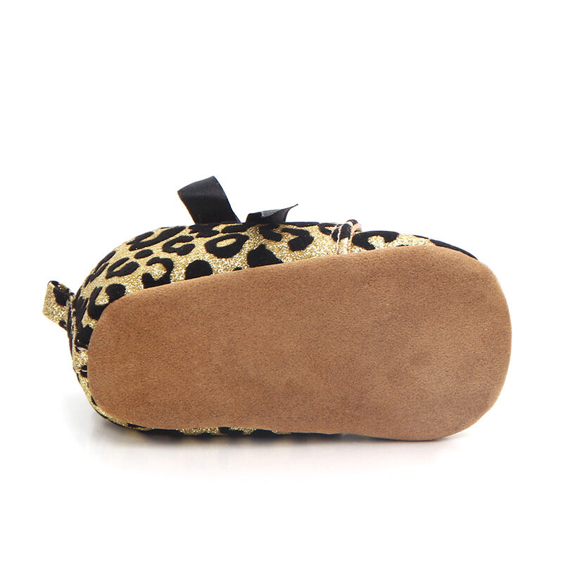 Sapatos casuais com estampa leopardo brilhante para bebês meninas, sapatos infantis macios, fofos, novos