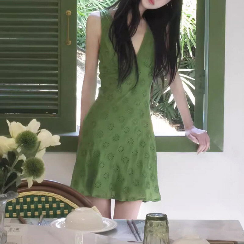 Vestido verde elegante estilo francês feminino, slim fit, gola em O, sem mangas, decote em v profundo, linha A, flor oca, vestido regado casual, verão