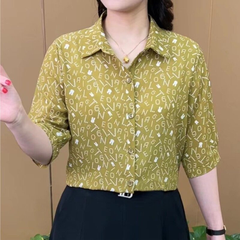Camisa holgada con estampado versátil para mujer, cárdigan de manga media con estampado para reducir la edad, moda de verano, 2024