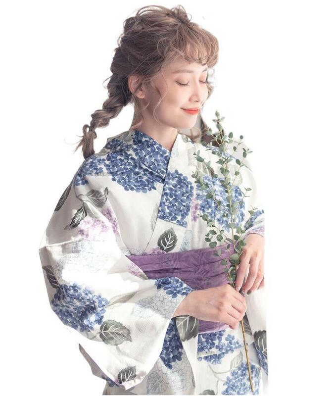 ชุดคลุมอาบน้ำกิโมโนสไตล์ญี่ปุ่นสำหรับผู้หญิงชุดกิโมโนลายดอกไม้สำหรับไปเที่ยว