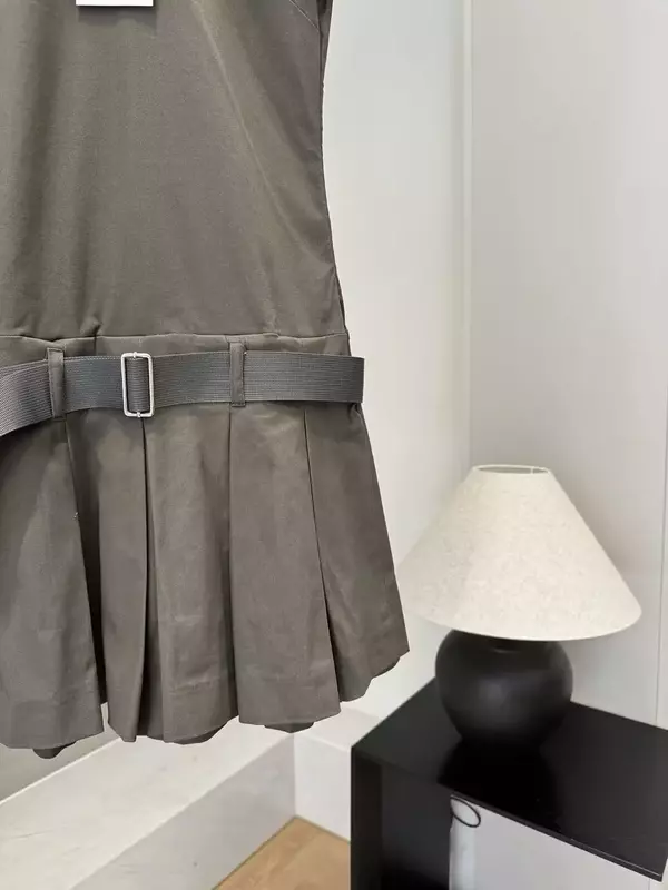 Женское приталенное мини-платье с поясом, широкое плиссированное платье с коротким рукавом и воротником-поло в стиле ретро, 2024