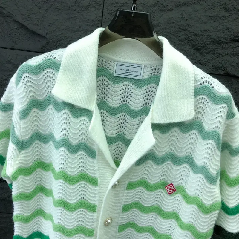 Vintage hafty Knitting koszule męskie letnia plaża gradientowe paski z krótkim rękawem dzianinowe topy dla mężczyzn CA Casual swetry rozpinane z dzianiny