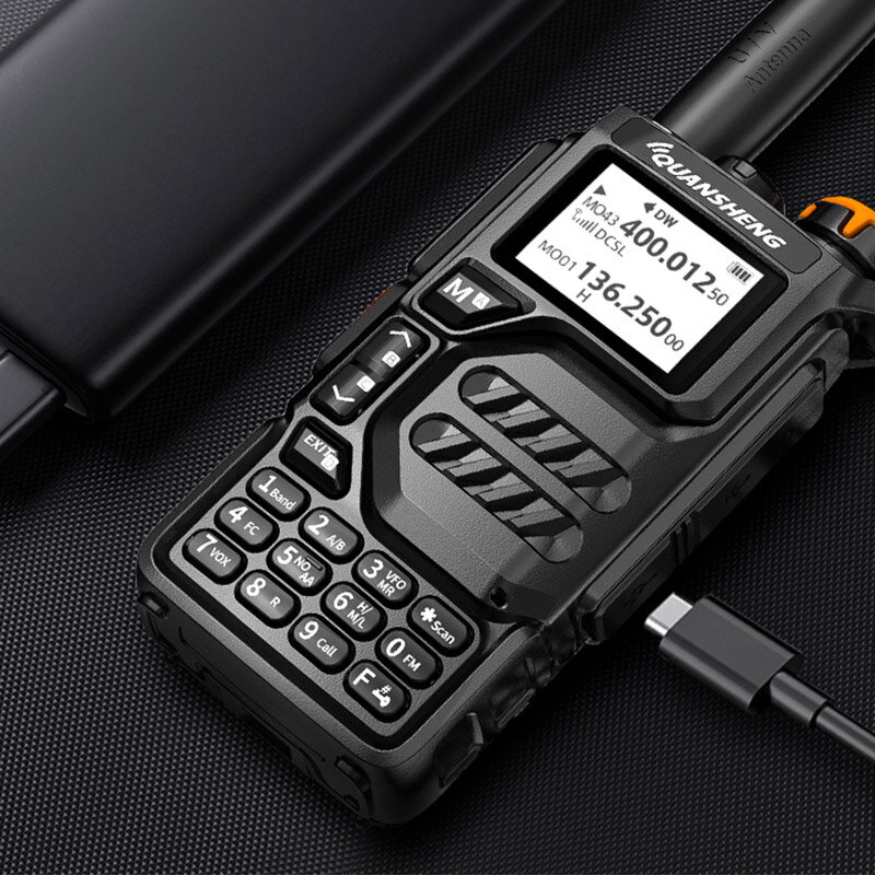 Quansheng UVK5 walkie-talkie a lunga distanza professionale civile outdoor go on road trip UV multi-frequenza a figura intera tenuto in mano a