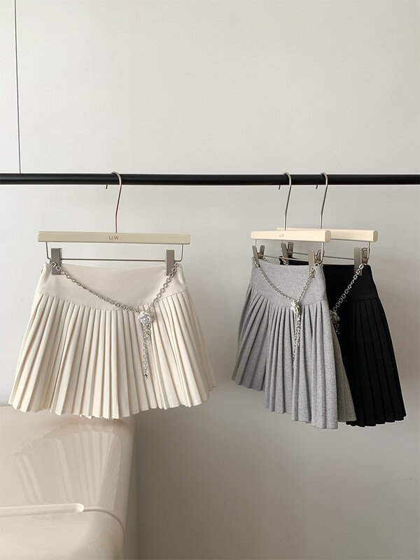 Women's Apricot Pleated Skirt High Waist A-line Mini Skirt Streetwear 90s Vintage Black Skirt Harajuku Fashion Y2k 2000s Clothes