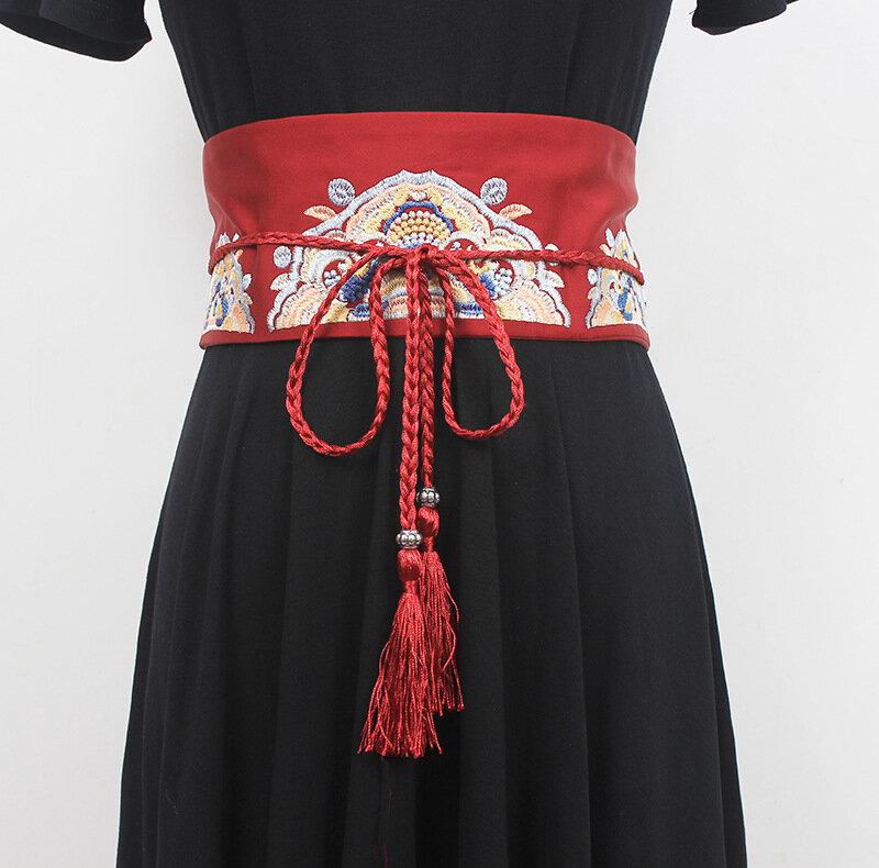 Abito decorativo in tessuto da donna con cintura larga con vita ed esterno con fasciatura ricamata in stile cinese Hanfu in stile antico