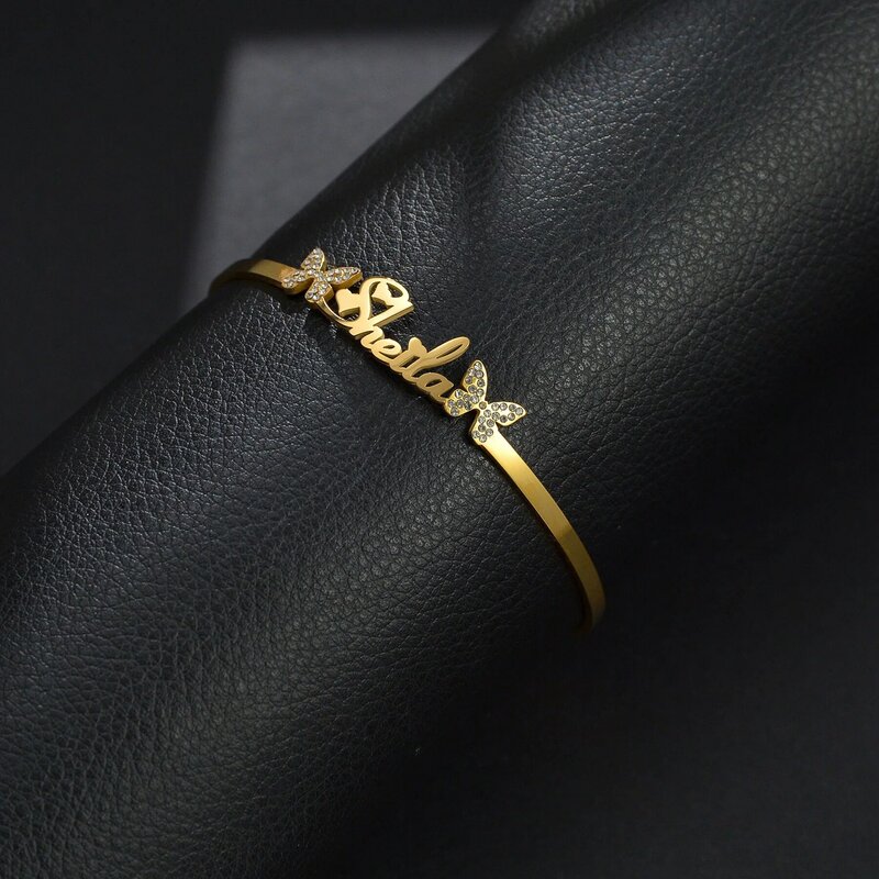 Acheerup-pulsera de acero inoxidable con nombre personalizado para mujer, brazalete personalizado con letras de circonita, mariposa, tamaño abierto, regalo de joyería